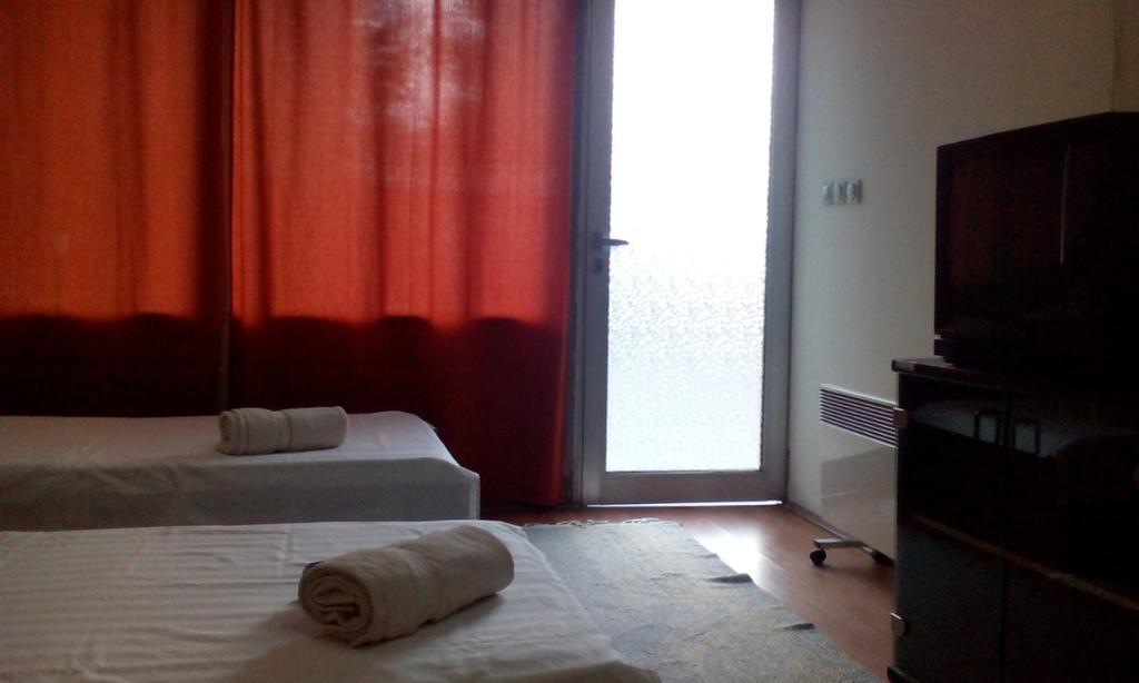 Motel Le Village Скопие Екстериор снимка